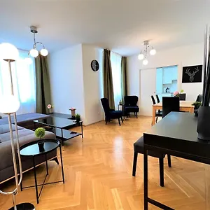 Unique Center Apartment
