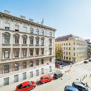 Zeus Design Schoenbrunn Vídeň
