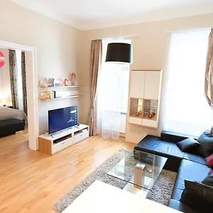 Anna Maria In Citycenter Apartment