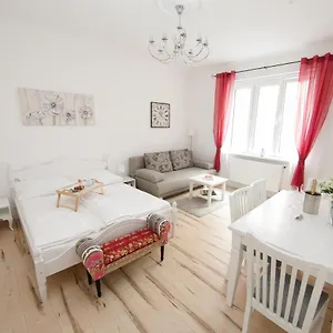 Traditional Tav - Apartment